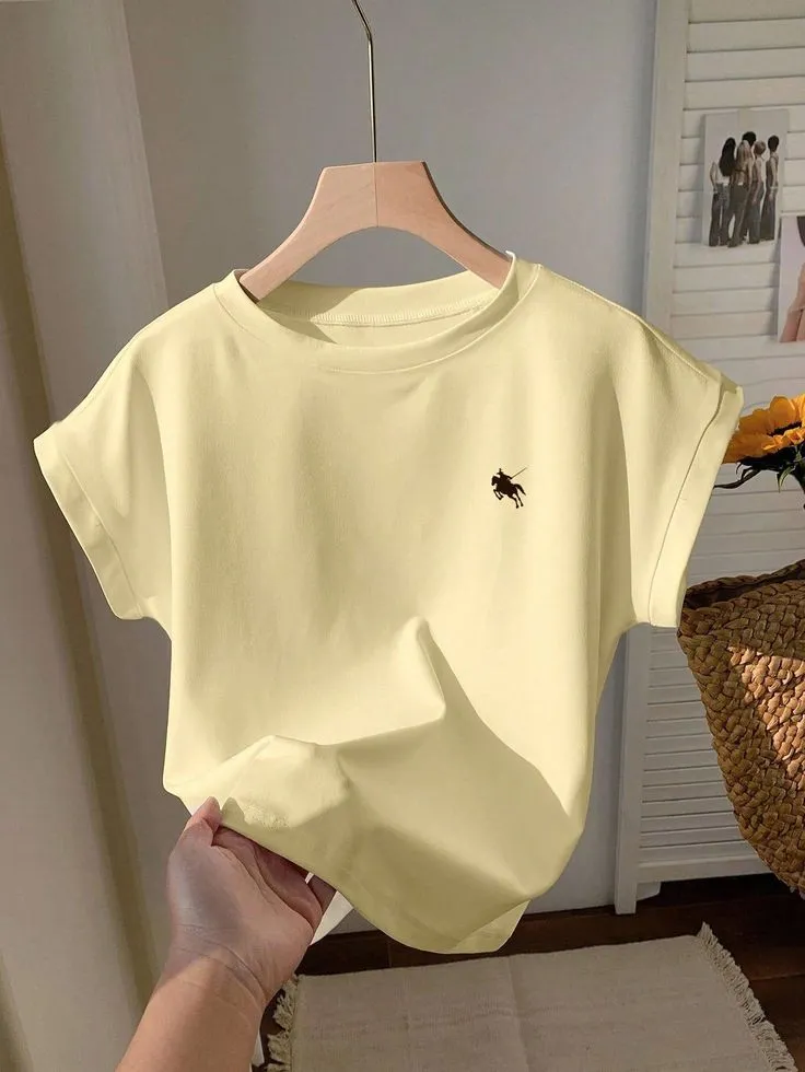 Wear Your Style Boldly – Shop ComfyMode_4 Women’s Soft Yellow Oversized T-Shirt